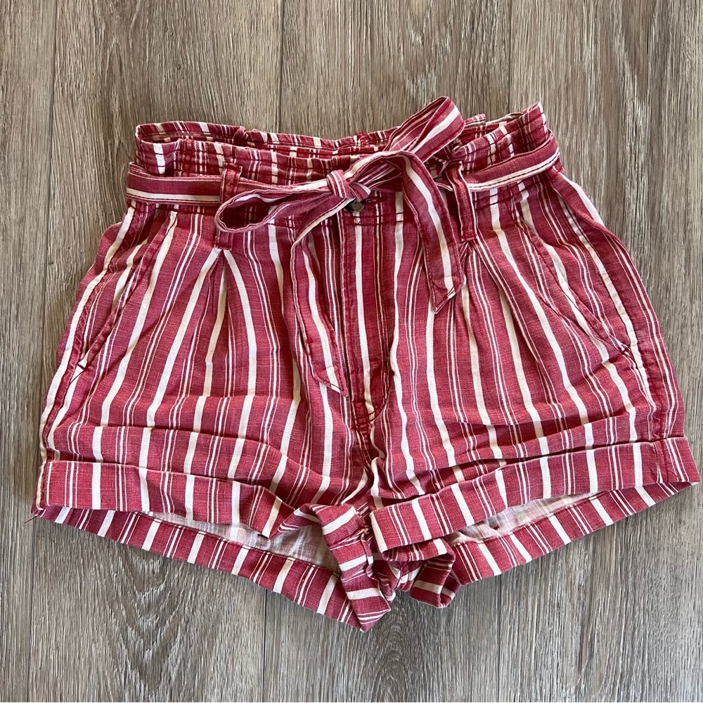 American Eagle High Waisted Red and White Striped Shorts